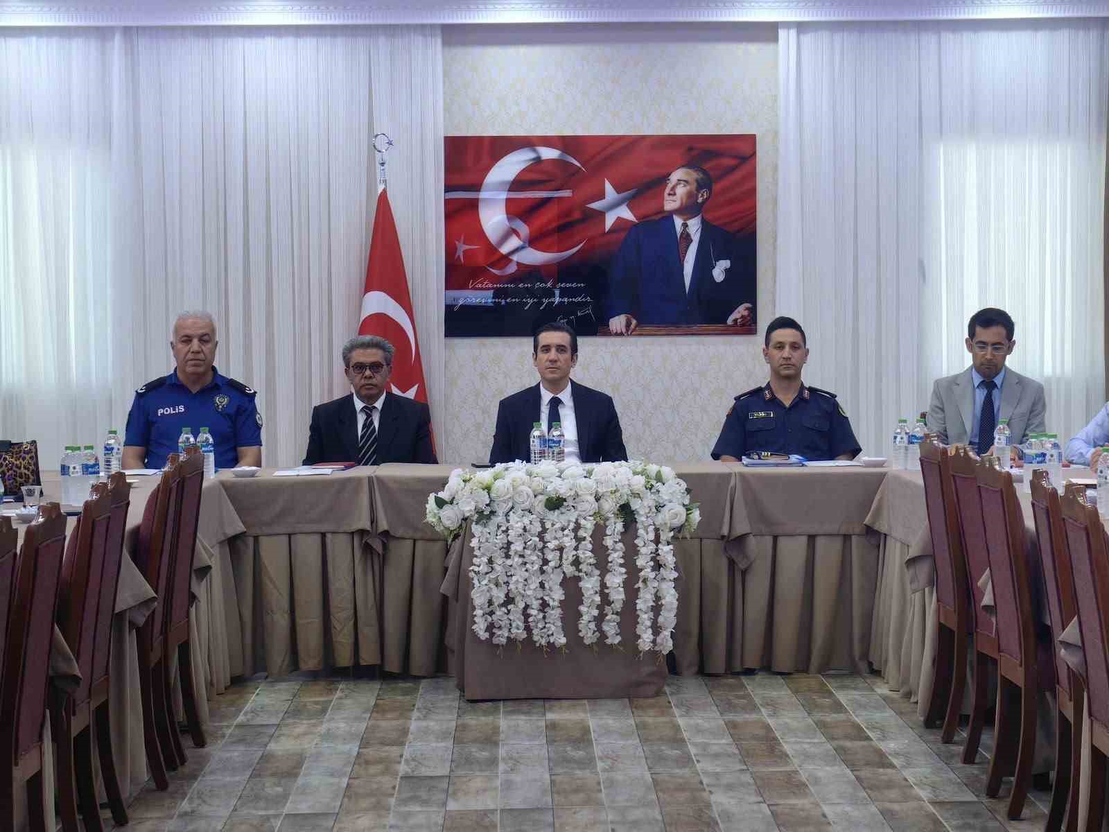 bozyazi-da-okul-ve-cevrelerinde-guvenlik-tedbirleri-degerlendirildi