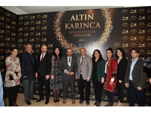 Kartepe Belediyesi’ne Altın Karınca’dan Ödül