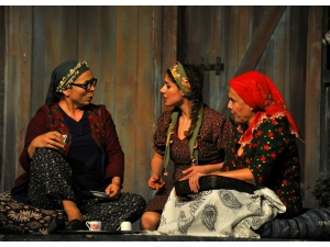 “Gömü” Adü’de Sahnelendi