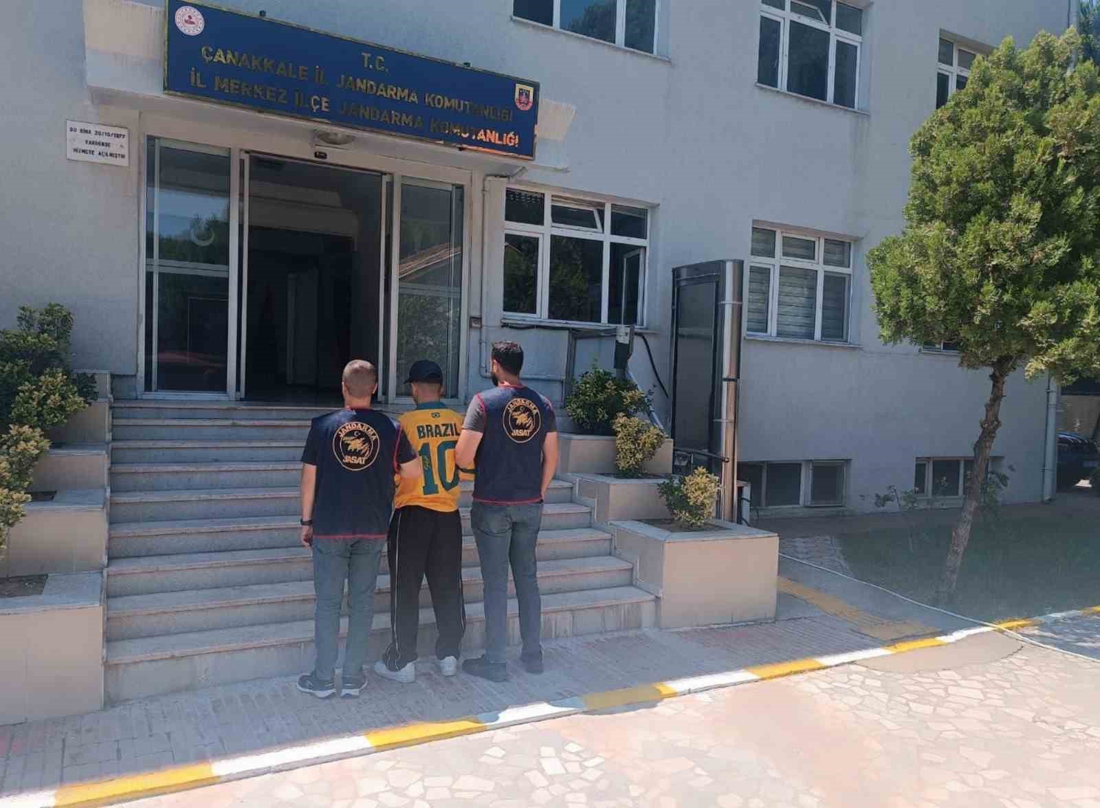canakkale-de-jandarma-ekiplerince-cesitli-suclardan-aranan-83-supheli-yakalandi