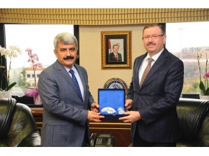 Büyükşehir, Umuttepe’de Hizmetlerine Devam Ediyor