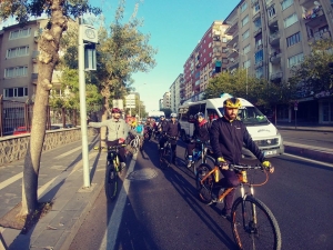 Bisiklet Tutkunlarını Soğuk Havalar Da Engelleyemiyor