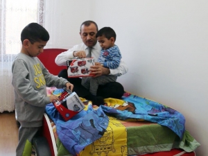 Onlar Resmini Çizdi, Vali Gerçekleştirdi