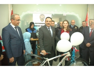 Emniyet’ten Öğrencilere Bisiklet
