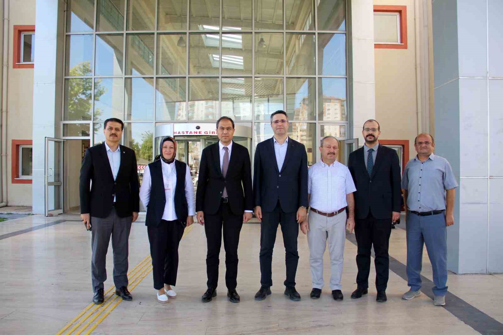 il-saglik-muduru-ersan-dan-emel-mehmet-tarman-kadin-dogum-ve-kadin-hastaliklari-klinigi-ne-ziyaret