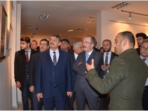 Bü Öğretim Görevlisinden Karikatür Sergisi