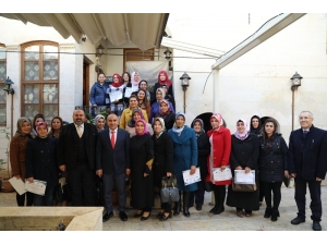 Belediye Konaklarında Çalışan Öğretmenlere Sertifika