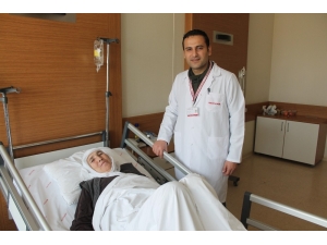 24 Torunlu Elmast Nine, Laparoskopik Cerrahi İle Sağlığına Kavuştu