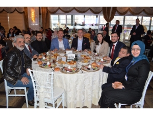 Ak Parti Programında Engelli Bireyler Kahvaltıda Buluştu