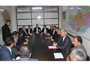 Milletvekilleri Muhtarlar Ve Tütün Üreticileriyle Bir Araya Geldi