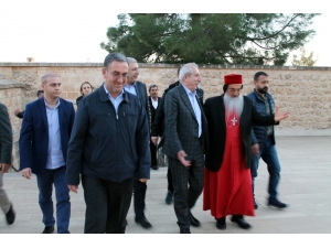 Miroğlu, Mor Gabriel Manastırı’nı Ziyaret Etti