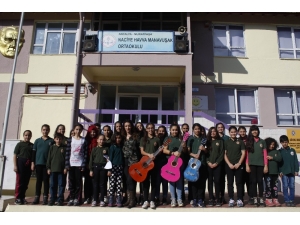 Öğrencilerden Değerler Eğitimi Korosu