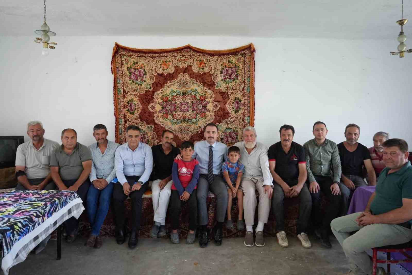 uzumlu-kaymakami-hokelekli-koy-ziyaretlerinde-bulundu