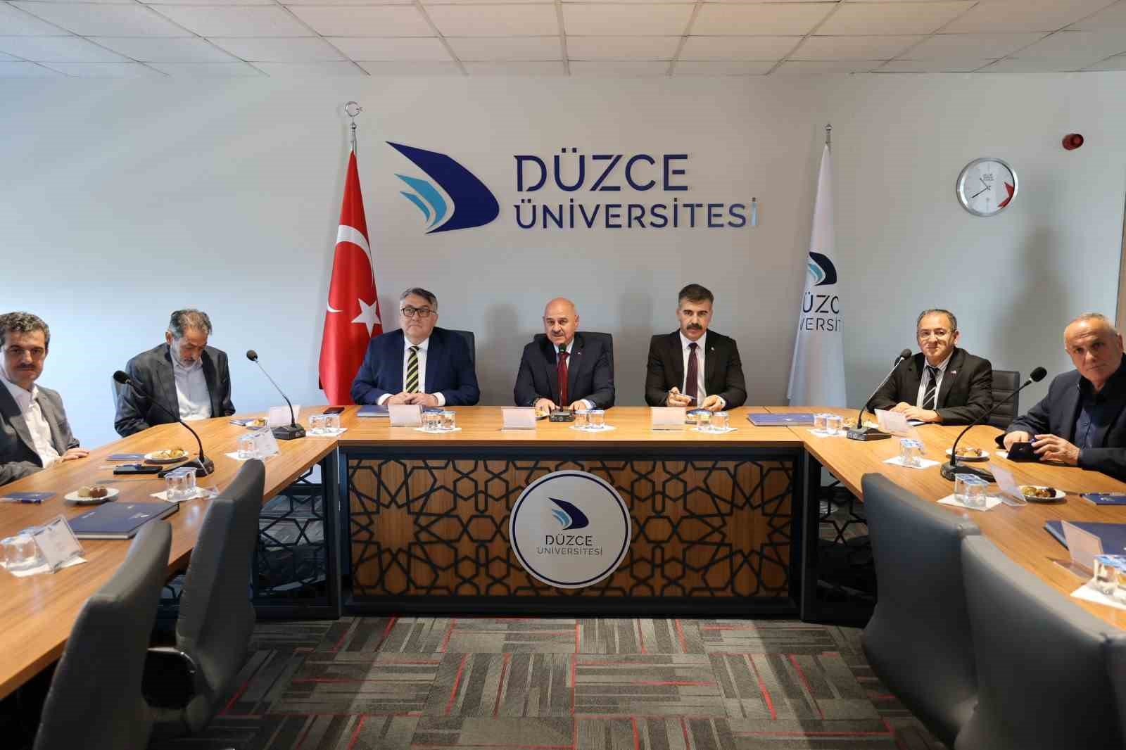 duzce-universitesi-danisma-kurulu-ilk-toplantisini-gerceklestirdi
