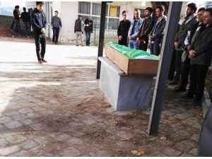 16 Yaşında Kansere Yenik Düştü