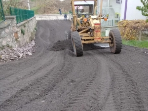 Körfez Belediyesi’nden Salkım Sokak’ta Yol Düzenlemesi