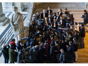 Katalonya Bölgesinin Eski Lideri Puigdemont’un İadesi İle İlgili Karar 14 Aralık’ta