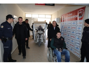 Başkan Başsoy’dan Engellilere Jest