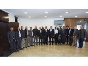 Başkan Çelik, Ak Parti Pınarbaşı Ve Akkışla İlçe Yönetim Kurulu Üyeleri İle Bir Araya Geldi