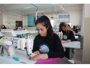 İzmir’de Mesleki Eğitime Hugo Boss Desteği