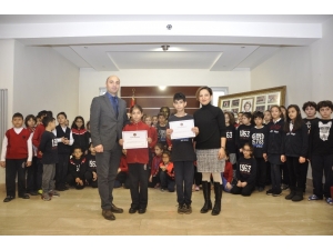 Gkv’lilerin Resim Ödülü Gururu