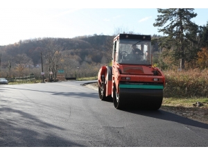 Sapanca’da 3 Mahalleye 10 Bin Ton Sıcak Asfalt