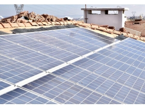 Tepebaşı’nda Binalar Güneş Panelleri İle Donatılıyor