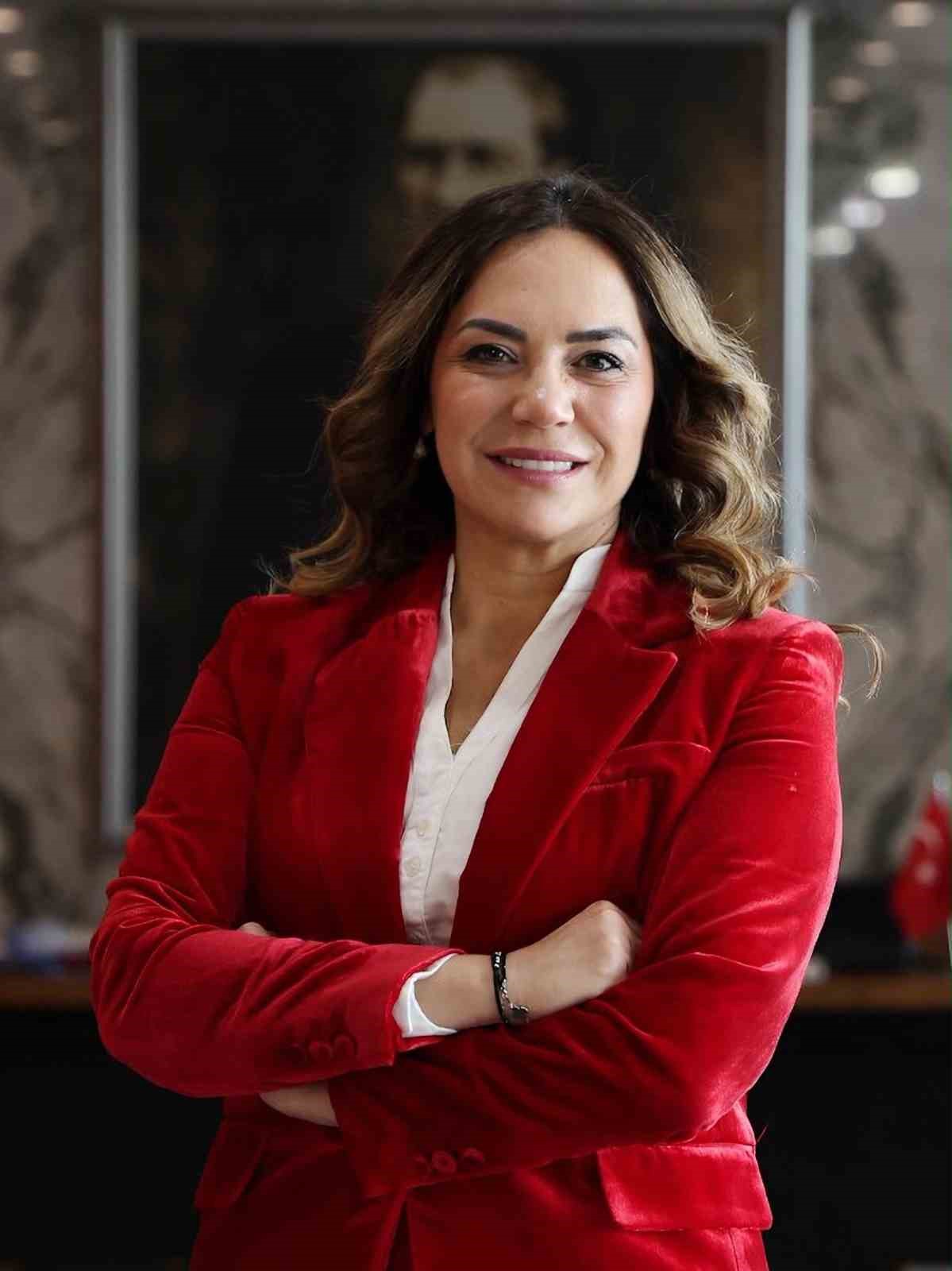 tekirdag-buyuksehir-belediye-baskani-yuceer-chp-den-istifa-ederek-yeni-parti-ye-gecti