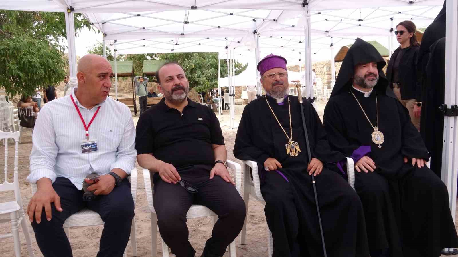 akdamar-kilisesi-ndeki-14-uncu-ayin-basladi