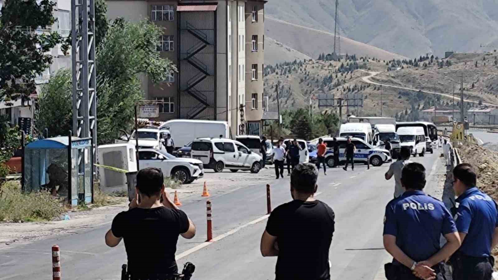 bitlis-te-otobus-duraginda-supheli-paket-alarmi