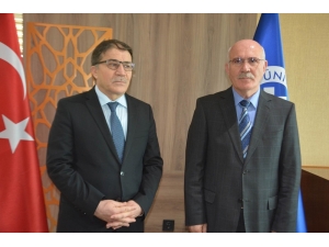 Uşak Üniversitesi’nde Prof. Dr. Ekrem Savaş Dönemi Başladı