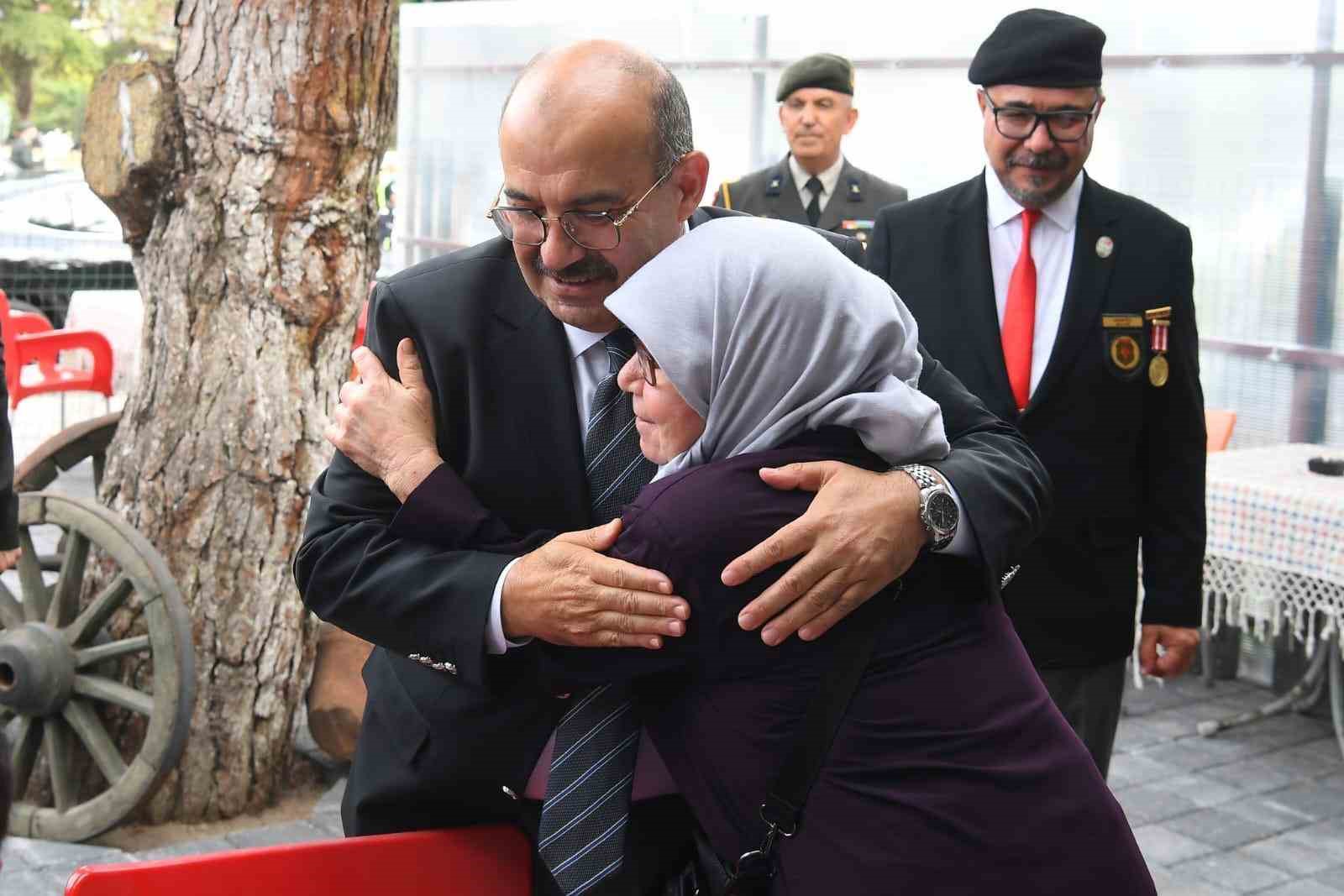 vali-ismail-ustaoglu-ndan-gazilere-anlamli-ziyaret