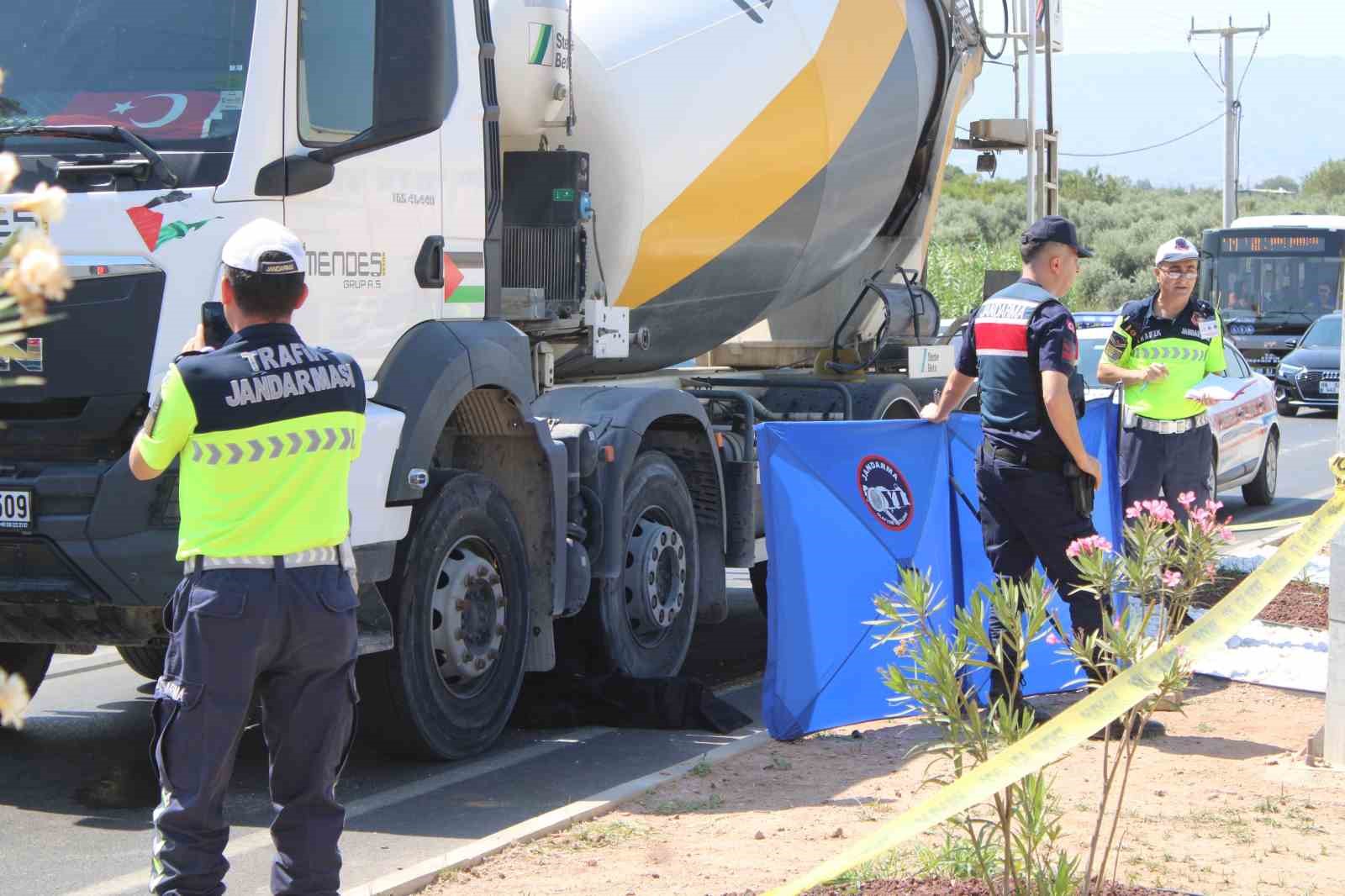 beton-mikserinin-altinda-kalan-yasli-kadin-hayatini-kaybetti