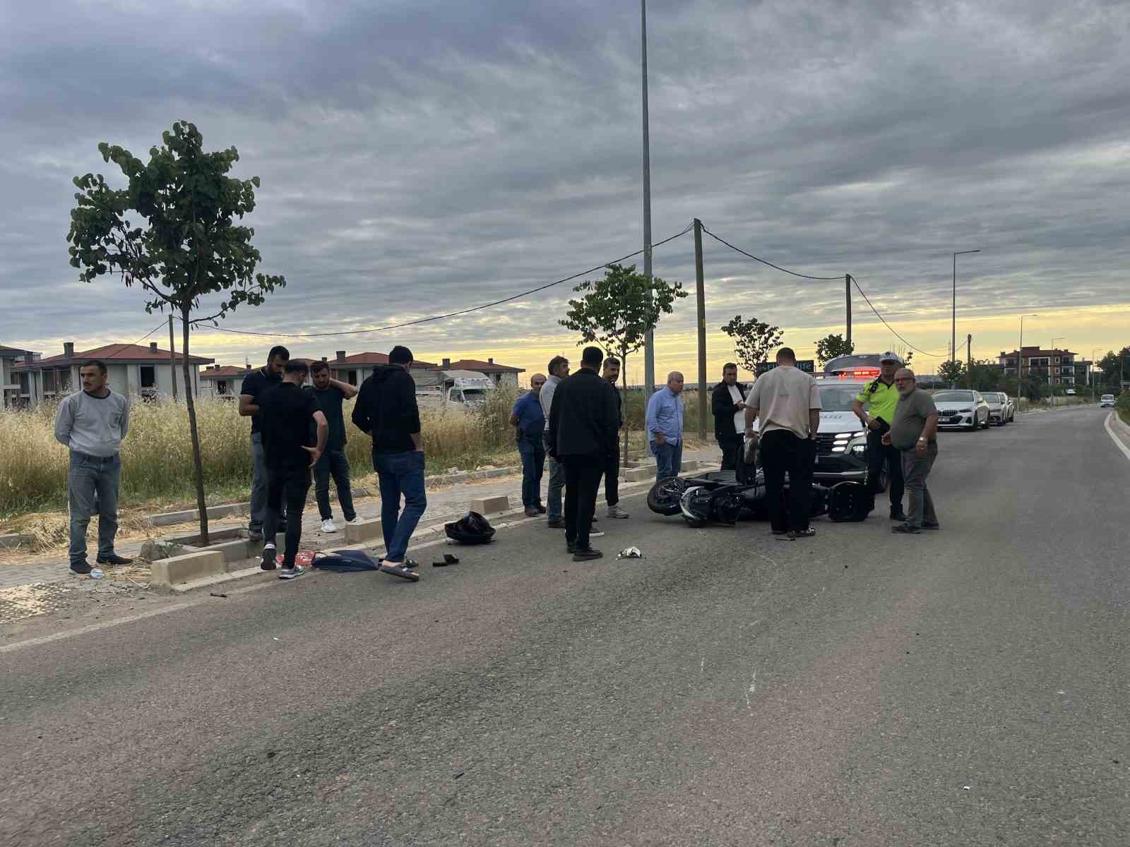 tekirdag-da-otomobille-motosikletin-carpistigi-kaza-kameraya-yansidi