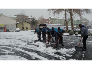 Niğde Güne Karla Uyandı