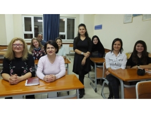 Duymayanlara Yardımcı Olabilmek İçin İşaret Dili Öğrendiler