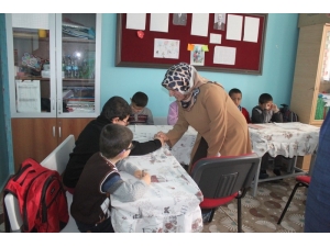 Özel Eğitim Sınıfları Ve Evde Eğitim Alan Öğrencilere Ziyaret