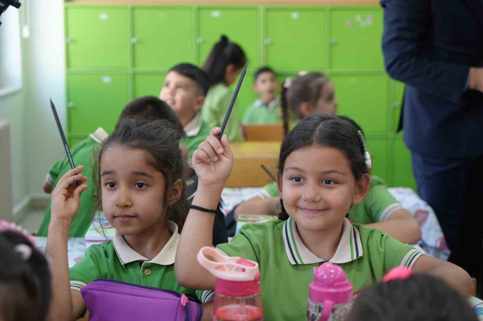 erzincan-da-41-bin-413-ogrenci-yeni-egitim-yilina-basladi