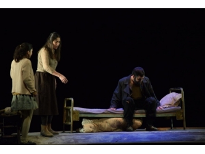 Tiyatro Anadolu Yeni Oyunu “Savaş” İçin Sahnede