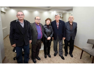 Başkan Karaosmanoğlu, Muhtar Ve Konut Ada Başkanlarıyla Görüştü