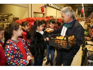 Meyve Ve Sebze Hali’ne Öğrencilerden Anlamlı Ziyaret