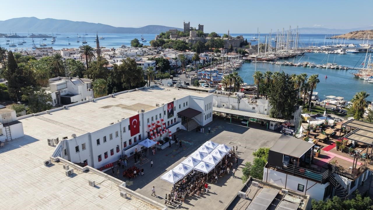 bodrum-da-ilkogretim-haftasi-kutlandi
