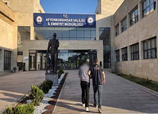 feto-den-hapis-cezasiyla-aranan-sahsi-polis-yakaladi