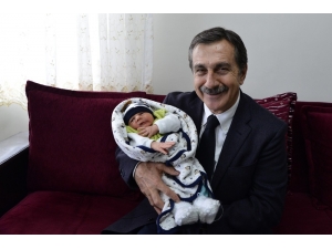 Başkan Ataç Bebek Ziyaretlerini Sürdürüyor