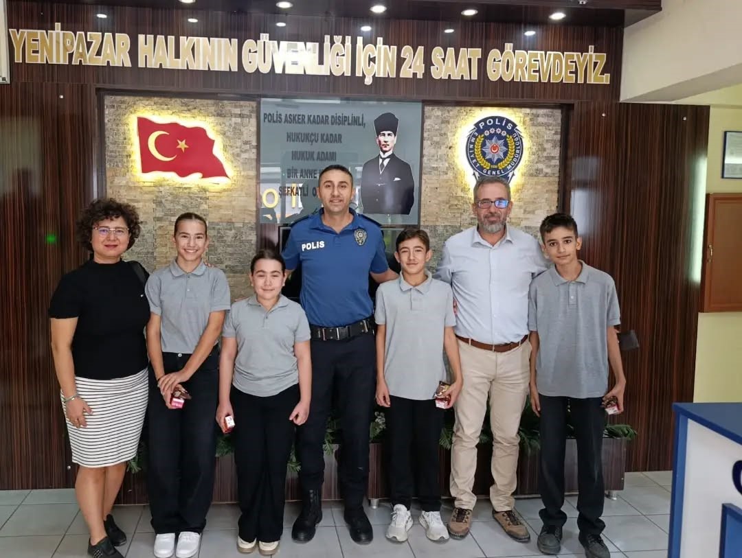 yenipazar-da-ogrenciler-emniyet-amirligi-nde-agirlandi