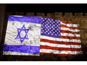 Eski Şehrin Duvarlarına Abd-israil Bayrakları Yansıtıldı