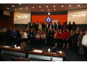 Başkan Uyar, Kadınları Siyasette Dayanışmaya Çağırdı