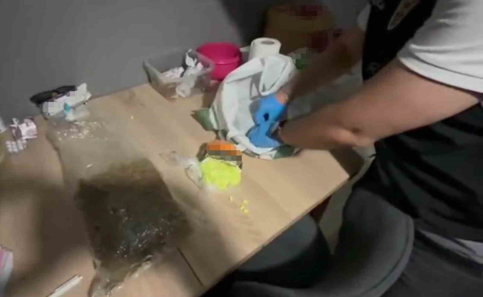 kocaeli-de-zehir-tacirlerine-operasyon-skank-kokain-ve-ecstasy-ele-gecirildi