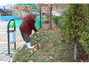 Sokak Temizliğine Kadın Eli Değdi