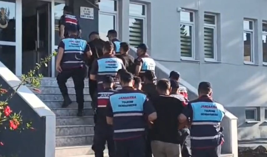 didim-de-dugunde-havaya-ates-acan-6-kisi-gozaltina-alindi